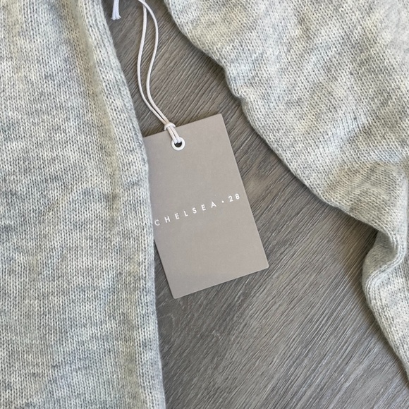 Chelsea28 High Low Crew Neck Sweater - Picture 5 of 6